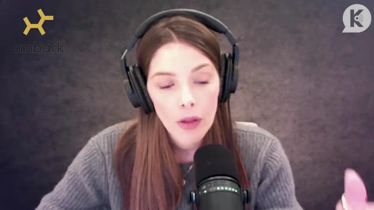 Ashley-Greene-dot-nl_TheTwilightEffect-PeterFacinelliLivestream0805.jpg