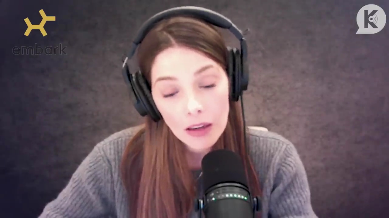 Ashley-Greene-dot-nl_TheTwilightEffect-PeterFacinelliLivestream0808.jpg