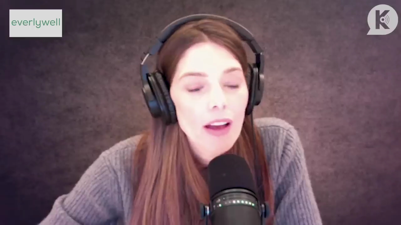 Ashley-Greene-dot-nl_TheTwilightEffect-PeterFacinelliLivestream0877.jpg