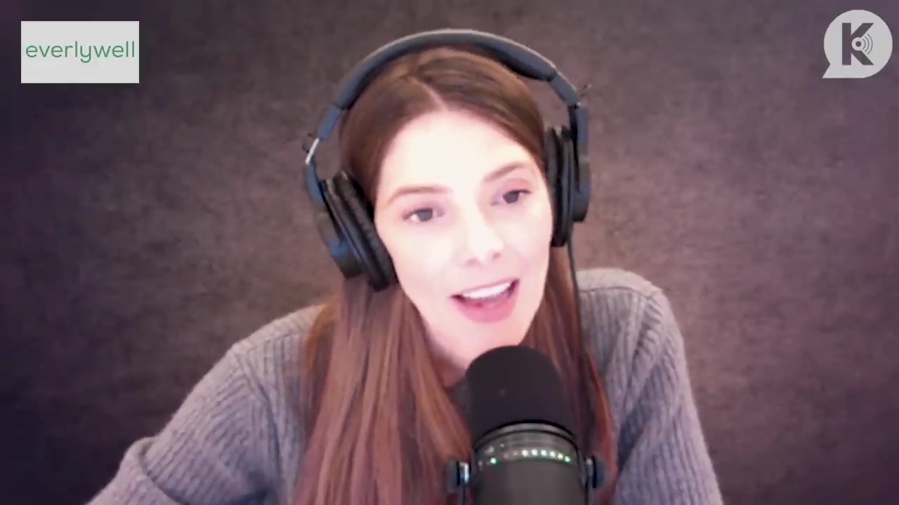 Ashley-Greene-dot-nl_TheTwilightEffect-PeterFacinelliLivestream0892.jpg