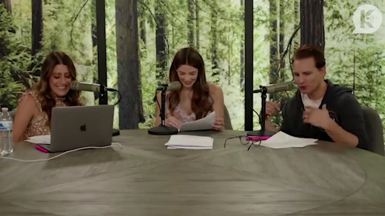 Ashley-Greene-dot-nl_TheTwilightEffect-PeterFacinelliLivestream1021.jpg Ashley-Greene-dot-nl_TheTwilightEffect-PeterFacinelliLivestream1021.jpg