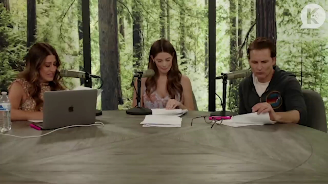 Ashley-Greene-dot-nl_TheTwilightEffect-PeterFacinelliLivestream1101.jpg Ashley-Greene-dot-nl_TheTwilightEffect-PeterFacinelliLivestream1101.jpg