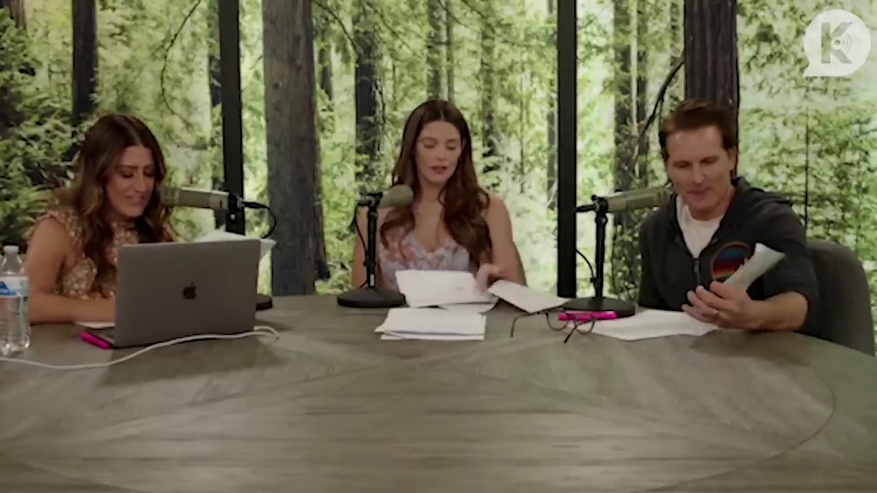 Ashley-Greene-dot-nl_TheTwilightEffect-PeterFacinelliLivestream1110.jpg Ashley-Greene-dot-nl_TheTwilightEffect-PeterFacinelliLivestream1110.jpg