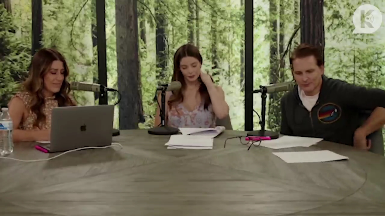 Ashley-Greene-dot-nl_TheTwilightEffect-PeterFacinelliLivestream1113.jpg Ashley-Greene-dot-nl_TheTwilightEffect-PeterFacinelliLivestream1113.jpg