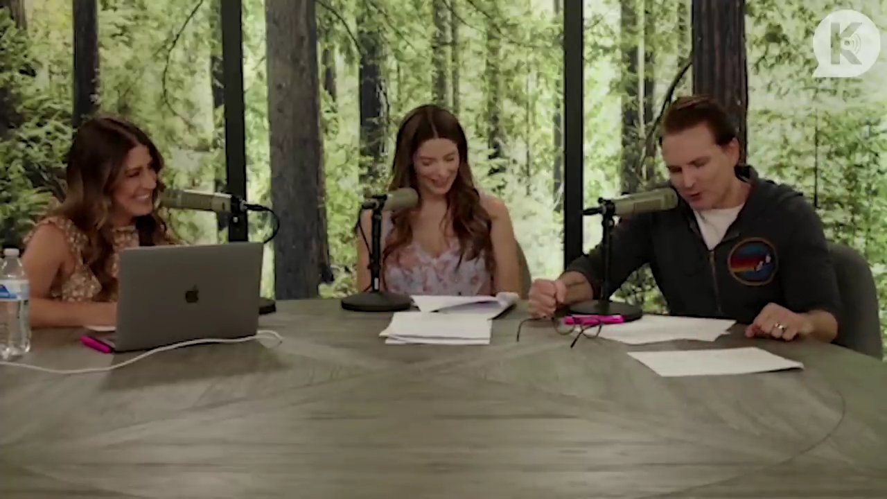 Ashley-Greene-dot-nl_TheTwilightEffect-PeterFacinelliLivestream1126.jpg Ashley-Greene-dot-nl_TheTwilightEffect-PeterFacinelliLivestream1126.jpg