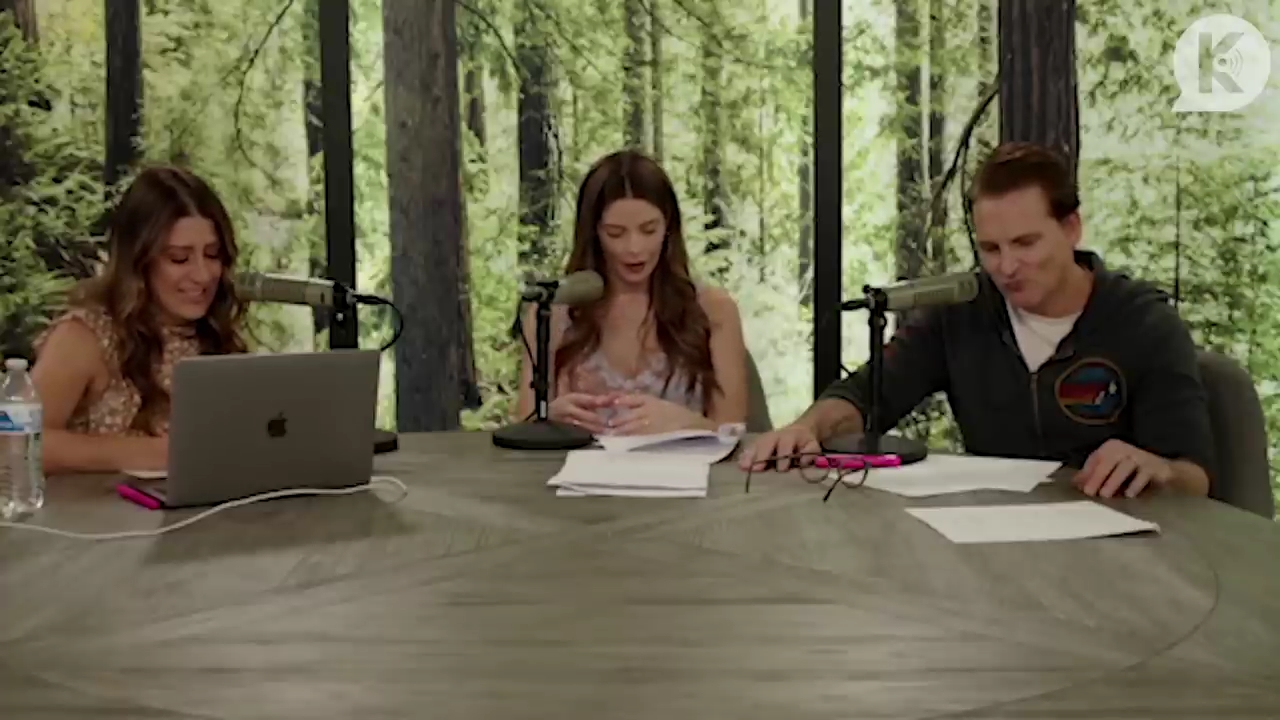 Ashley-Greene-dot-nl_TheTwilightEffect-PeterFacinelliLivestream1132.jpg Ashley-Greene-dot-nl_TheTwilightEffect-PeterFacinelliLivestream1132.jpg