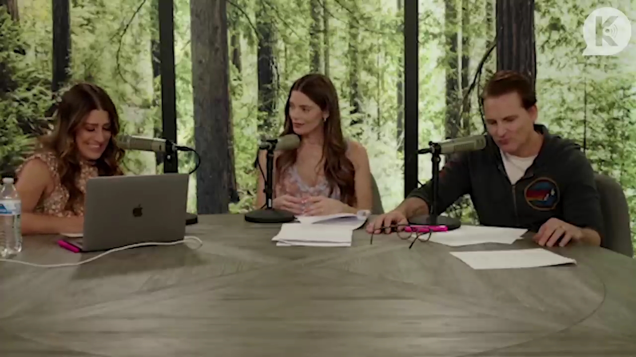 Ashley-Greene-dot-nl_TheTwilightEffect-PeterFacinelliLivestream1134.jpg Ashley-Greene-dot-nl_TheTwilightEffect-PeterFacinelliLivestream1134.jpg