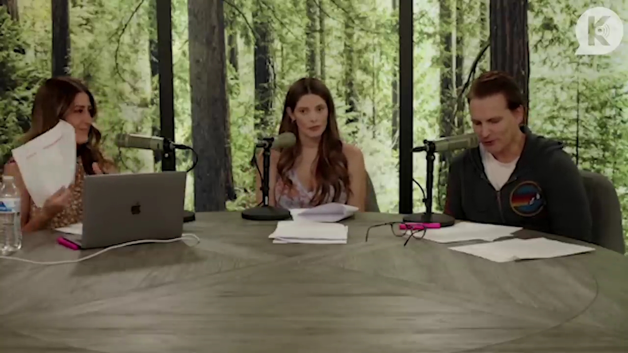 Ashley-Greene-dot-nl_TheTwilightEffect-PeterFacinelliLivestream1254.jpg