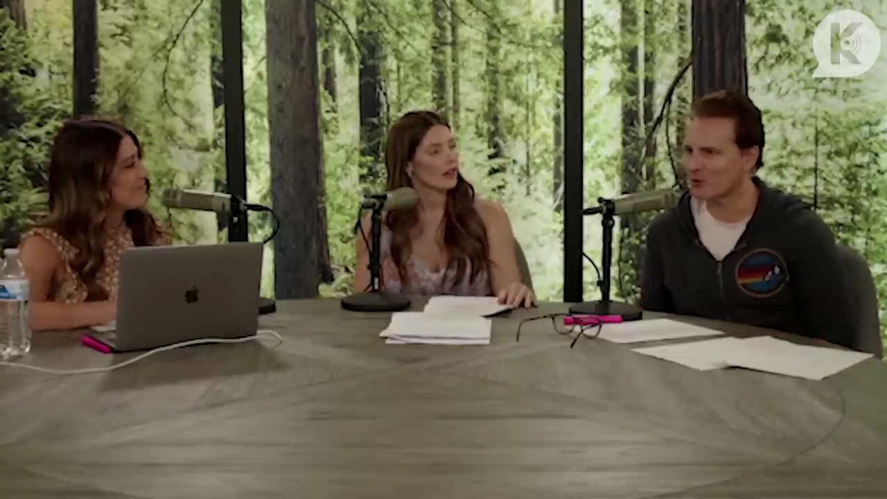 Ashley-Greene-dot-nl_TheTwilightEffect-PeterFacinelliLivestream1296.jpg Ashley-Greene-dot-nl_TheTwilightEffect-PeterFacinelliLivestream1296.jpg