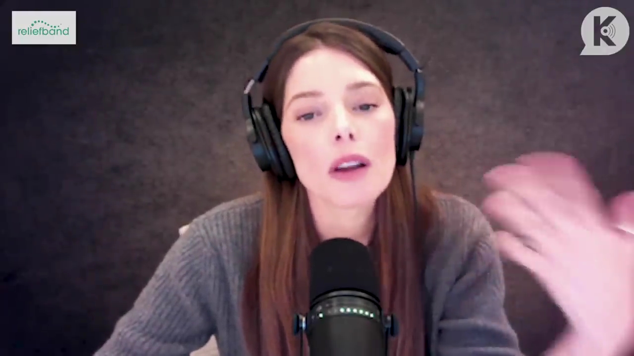 Ashley-Greene-dot-nl_TheTwilightEffect-PeterFacinelliLivestream1447.jpg