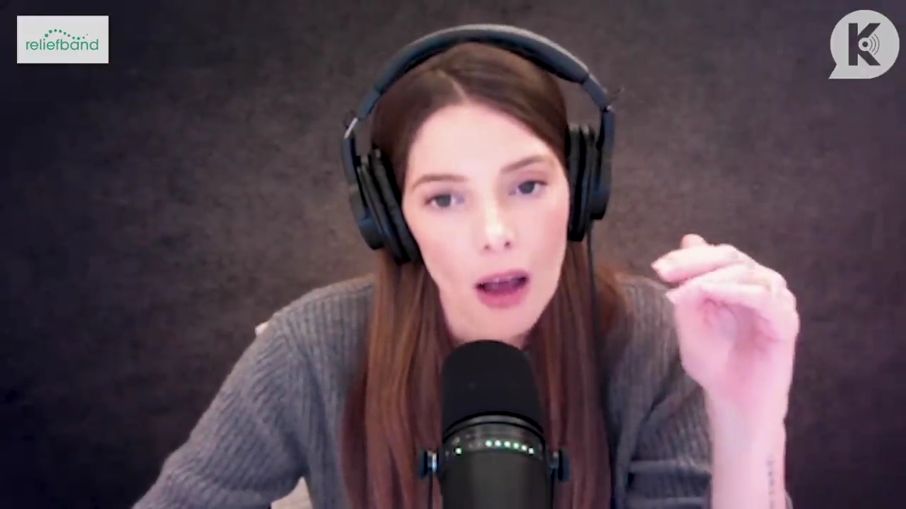 Ashley-Greene-dot-nl_TheTwilightEffect-PeterFacinelliLivestream1448.jpg