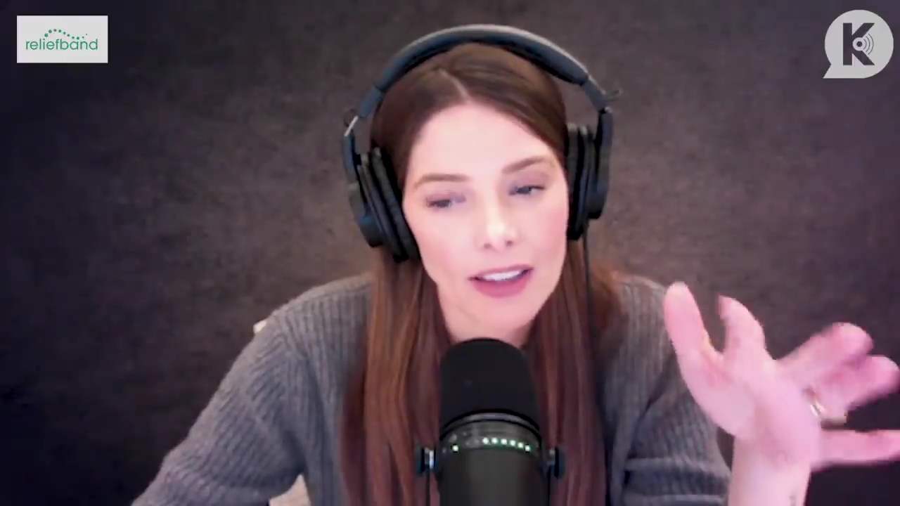 Ashley-Greene-dot-nl_TheTwilightEffect-PeterFacinelliLivestream1450.jpg
