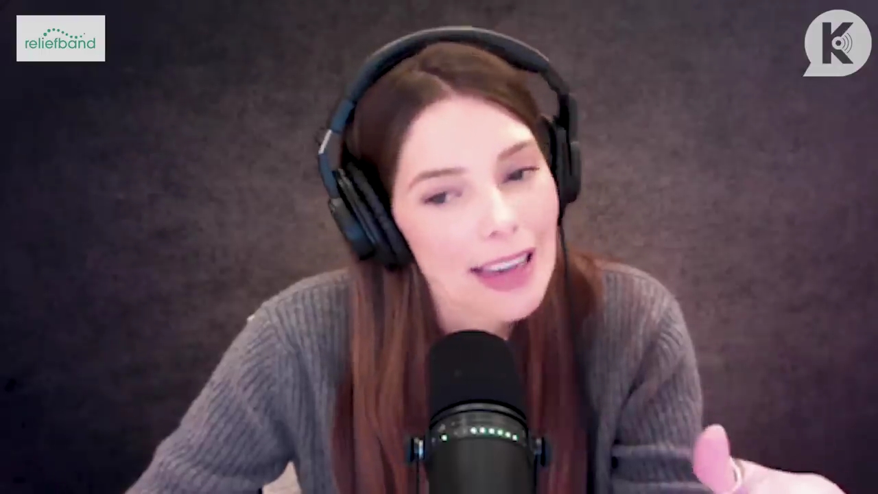 Ashley-Greene-dot-nl_TheTwilightEffect-PeterFacinelliLivestream1457.jpg