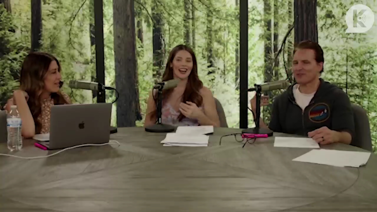 Ashley-Greene-dot-nl_TheTwilightEffect-PeterFacinelliLivestream1754.jpg Ashley-Greene-dot-nl_TheTwilightEffect-PeterFacinelliLivestream1754.jpg