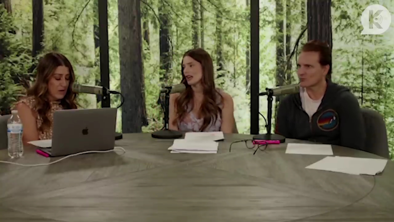 Ashley-Greene-dot-nl_TheTwilightEffect-PeterFacinelliLivestream1953.jpg Ashley-Greene-dot-nl_TheTwilightEffect-PeterFacinelliLivestream1953.jpg