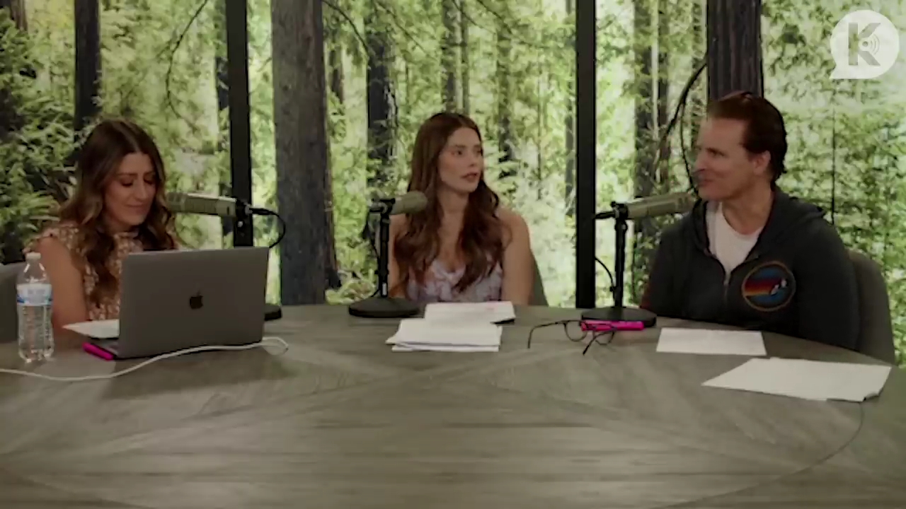 Ashley-Greene-dot-nl_TheTwilightEffect-PeterFacinelliLivestream1962.jpg Ashley-Greene-dot-nl_TheTwilightEffect-PeterFacinelliLivestream1962.jpg