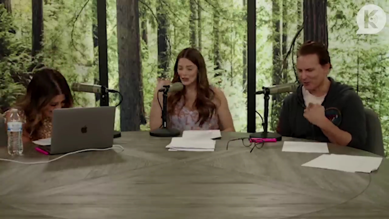 Ashley-Greene-dot-nl_TheTwilightEffect-PeterFacinelliLivestream1968.jpg Ashley-Greene-dot-nl_TheTwilightEffect-PeterFacinelliLivestream1968.jpg