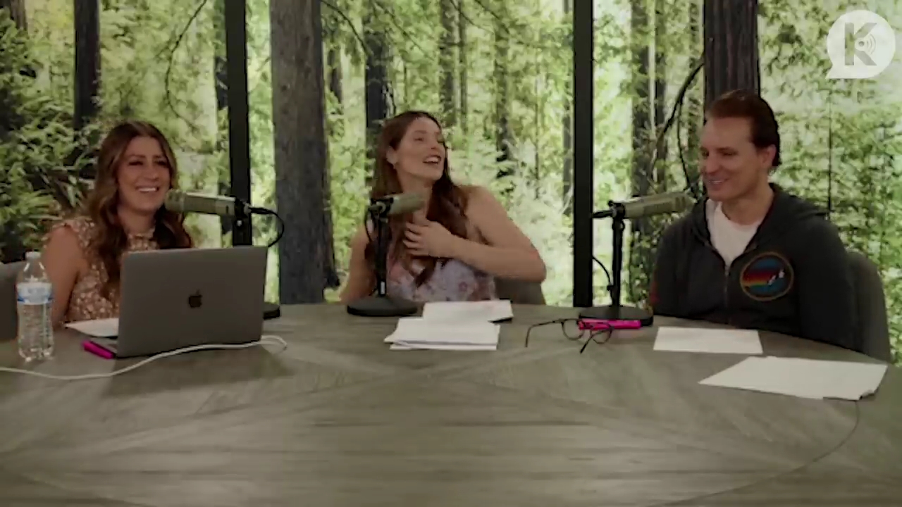 Ashley-Greene-dot-nl_TheTwilightEffect-PeterFacinelliLivestream2008.jpg Ashley-Greene-dot-nl_TheTwilightEffect-PeterFacinelliLivestream2008.jpg