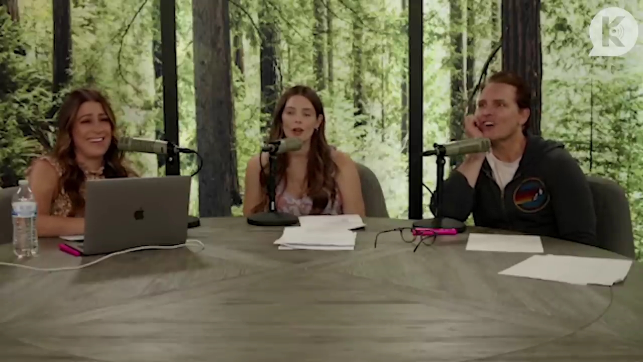 Ashley-Greene-dot-nl_TheTwilightEffect-PeterFacinelliLivestream2045.jpg