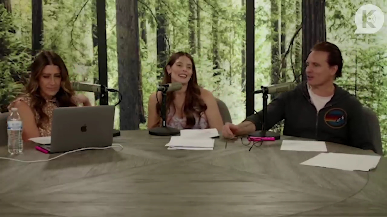 Ashley-Greene-dot-nl_TheTwilightEffect-PeterFacinelliLivestream2097.jpg