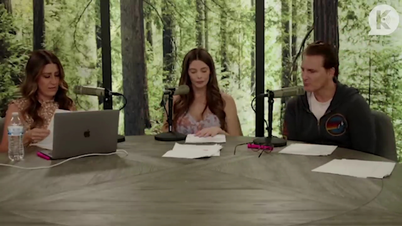 Ashley-Greene-dot-nl_TheTwilightEffect-PeterFacinelliLivestream2343.jpg