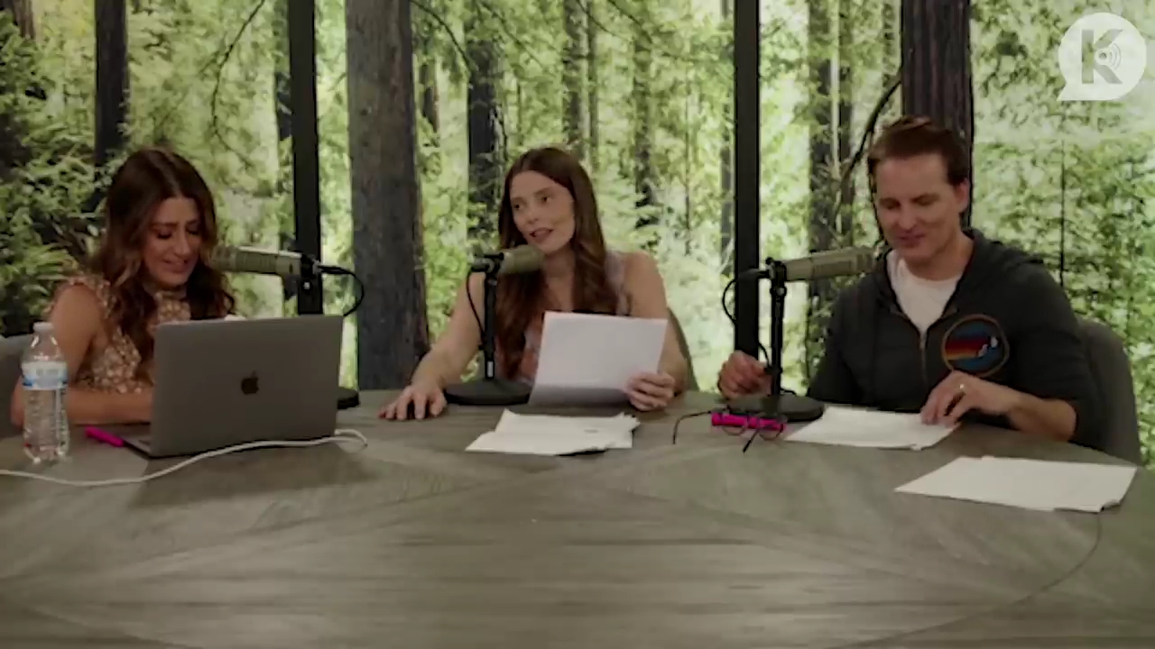 Ashley-Greene-dot-nl_TheTwilightEffect-PeterFacinelliLivestream2421.jpg