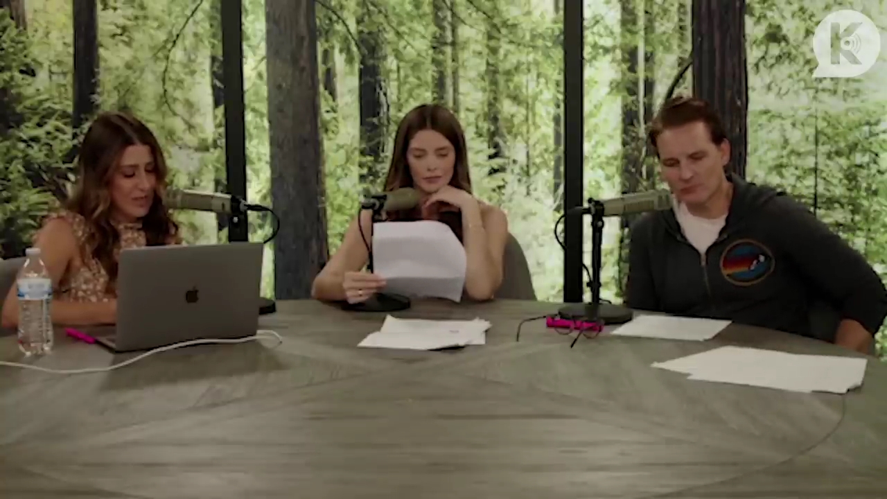 Ashley-Greene-dot-nl_TheTwilightEffect-PeterFacinelliLivestream2501.jpg