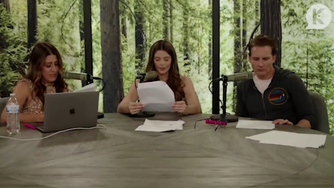 Ashley-Greene-dot-nl_TheTwilightEffect-PeterFacinelliLivestream2541.jpg