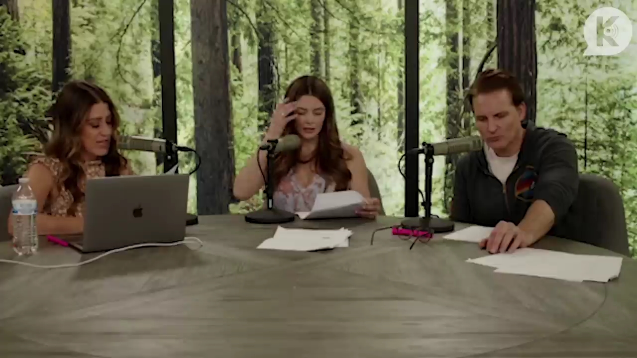 Ashley-Greene-dot-nl_TheTwilightEffect-PeterFacinelliLivestream2591.jpg