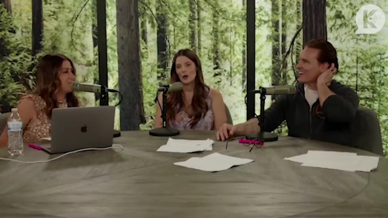Ashley-Greene-dot-nl_TheTwilightEffect-PeterFacinelliLivestream2798.jpg