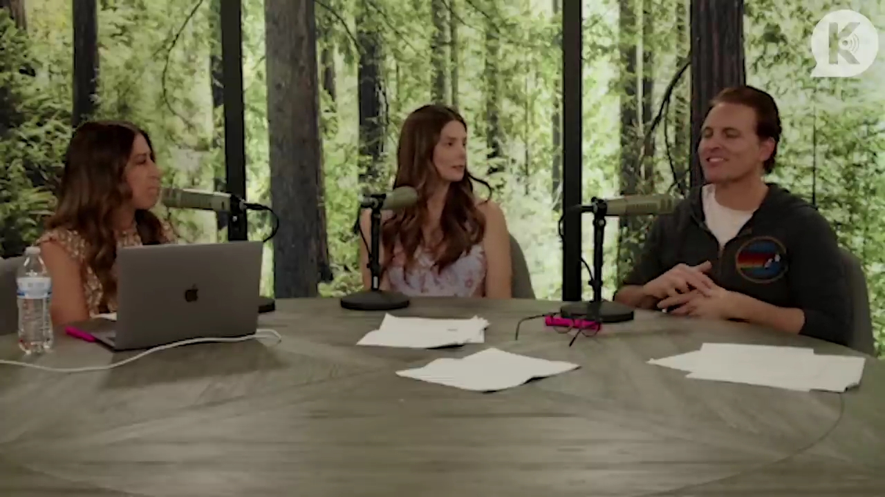 Ashley-Greene-dot-nl_TheTwilightEffect-PeterFacinelliLivestream2809.jpg
