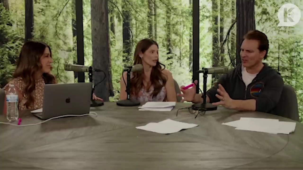 Ashley-Greene-dot-nl_TheTwilightEffect-PeterFacinelliLivestream2872.jpg