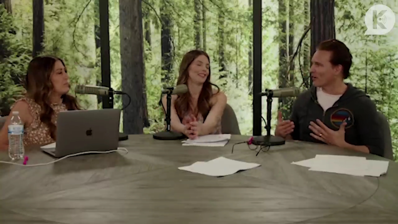 Ashley-Greene-dot-nl_TheTwilightEffect-PeterFacinelliLivestream2921.jpg