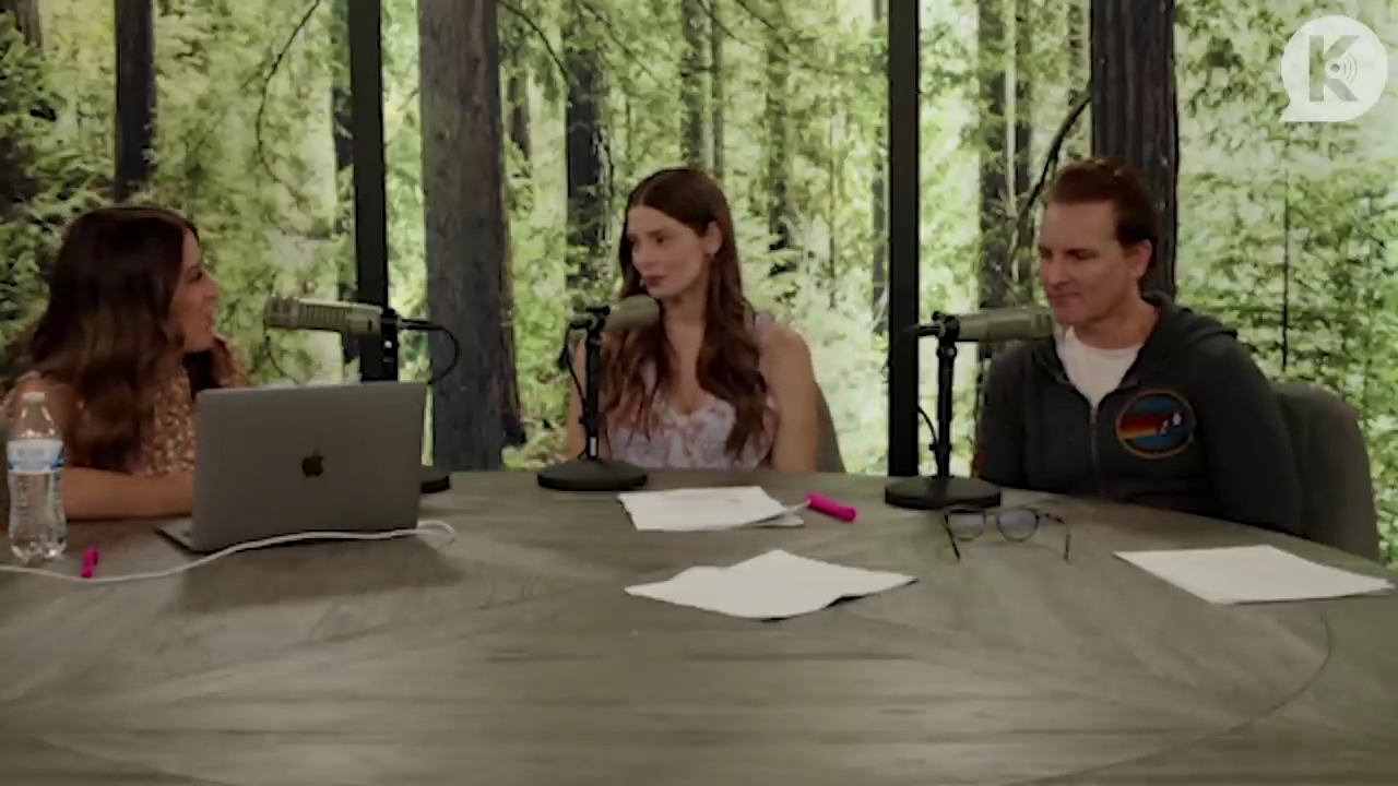 Ashley-Greene-dot-nl_TheTwilightEffect-PeterFacinelliLivestream3705.jpg