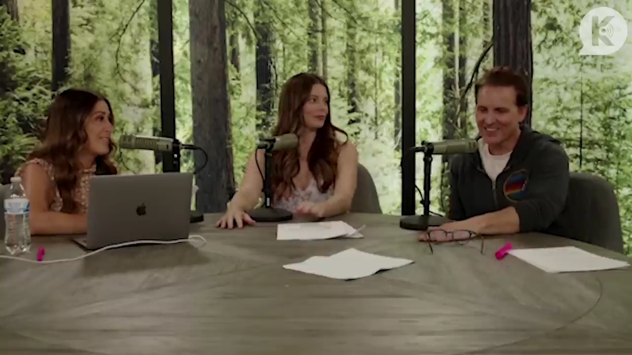 Ashley-Greene-dot-nl_TheTwilightEffect-PeterFacinelliLivestream3814.jpg