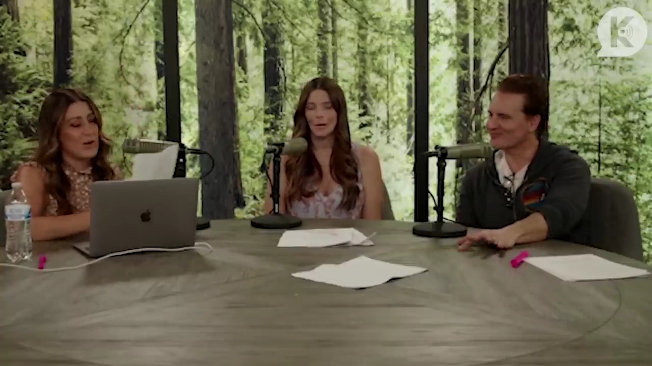Ashley-Greene-dot-nl_TheTwilightEffect-PeterFacinelliLivestream3896.jpg