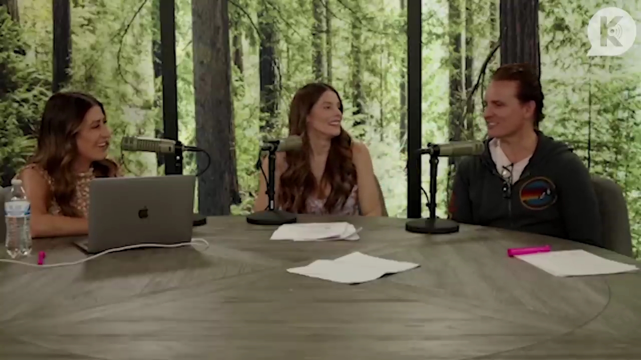 Ashley-Greene-dot-nl_TheTwilightEffect-PeterFacinelliLivestream4076.jpg
