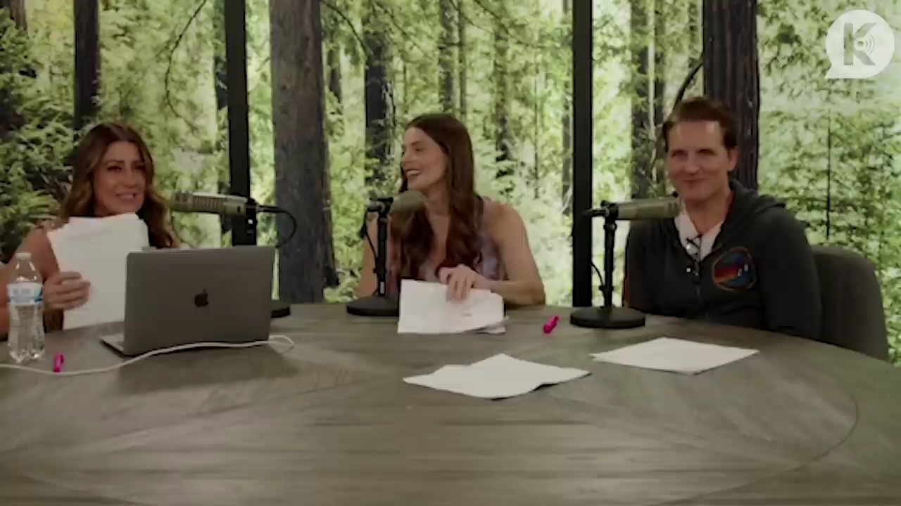 Ashley-Greene-dot-nl_TheTwilightEffect-PeterFacinelliLivestream4142.jpg
