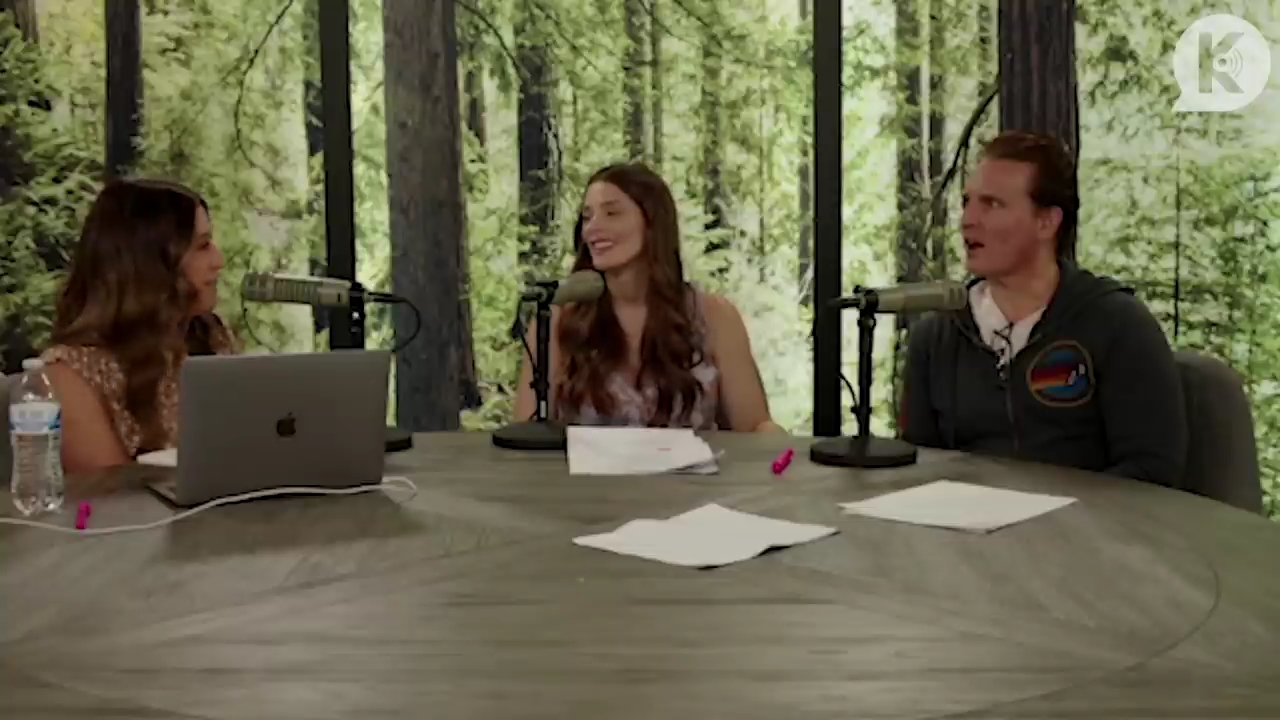 Ashley-Greene-dot-nl_TheTwilightEffect-PeterFacinelliLivestream4182.jpg