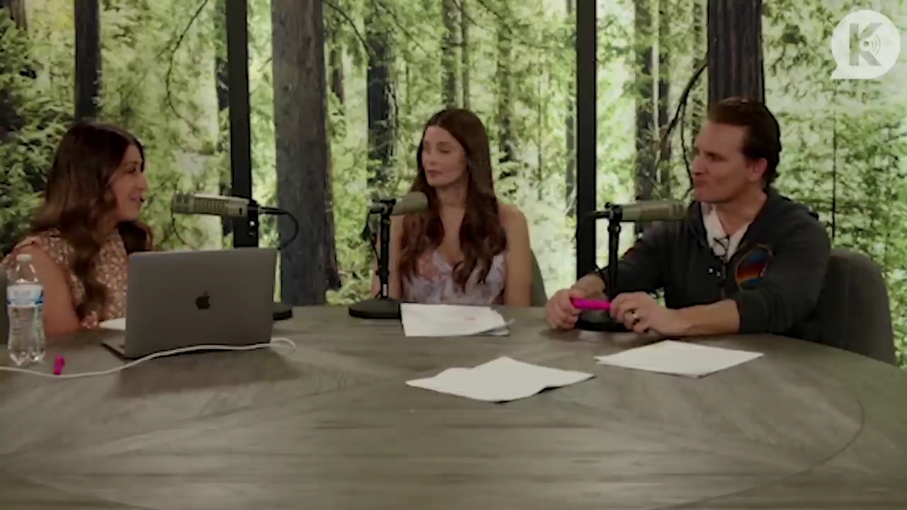 Ashley-Greene-dot-nl_TheTwilightEffect-PeterFacinelliLivestream4220.jpg Ashley-Greene-dot-nl_TheTwilightEffect-PeterFacinelliLivestream4220.jpg