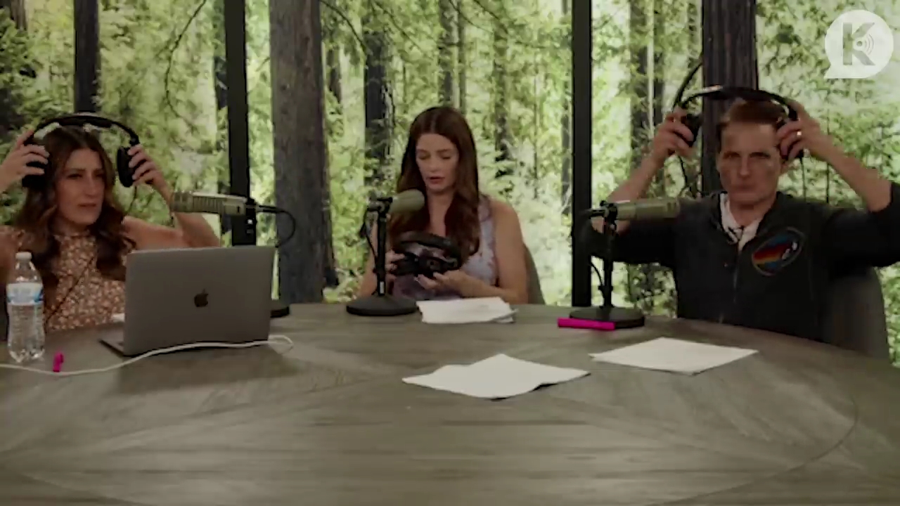 Ashley-Greene-dot-nl_TheTwilightEffect-PeterFacinelliLivestream4293.jpg