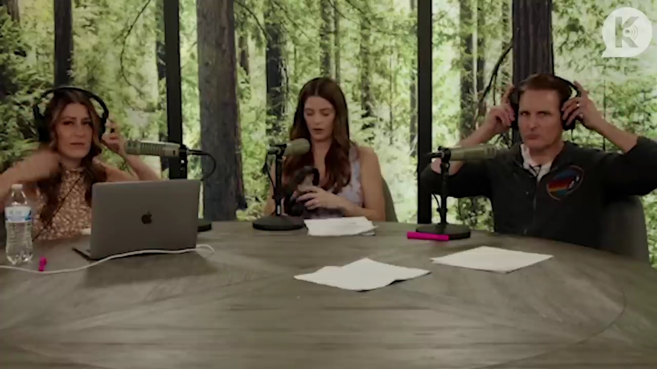 Ashley-Greene-dot-nl_TheTwilightEffect-PeterFacinelliLivestream4294.jpg