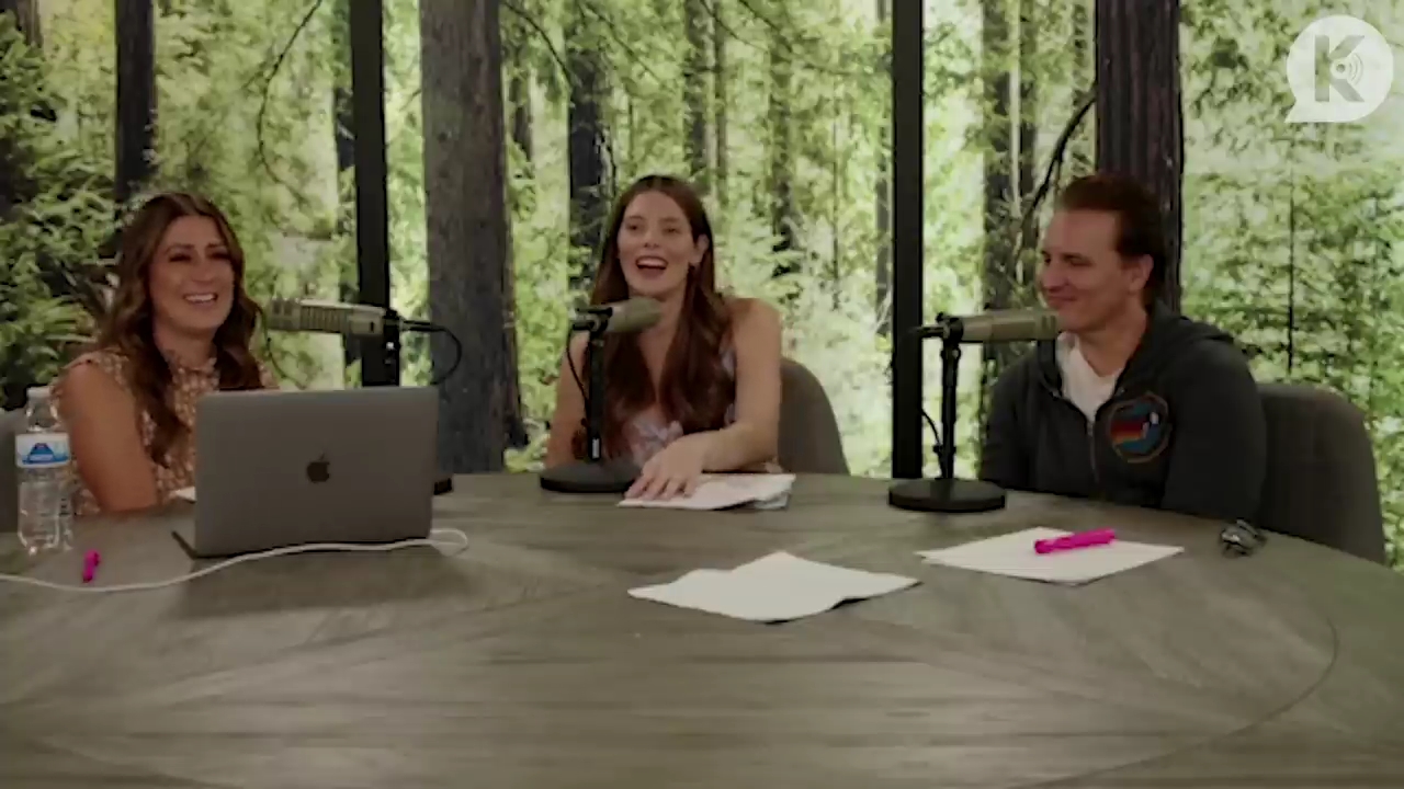 Ashley-Greene-dot-nl_TheTwilightEffect-PeterFacinelliLivestream4545.jpg