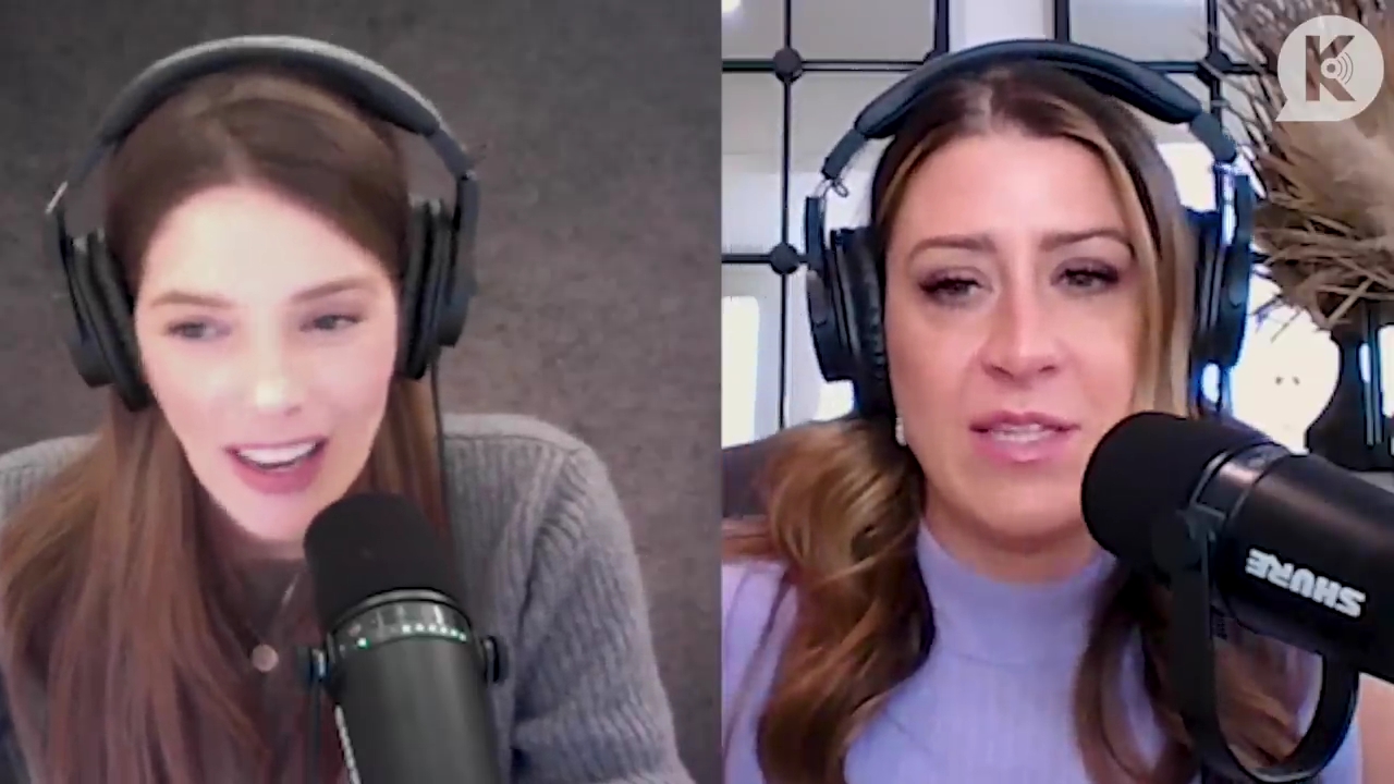 Ashley-Greene-dot-nl_TheTwilightEffect-PeterFacinelliLivestream4630.jpg