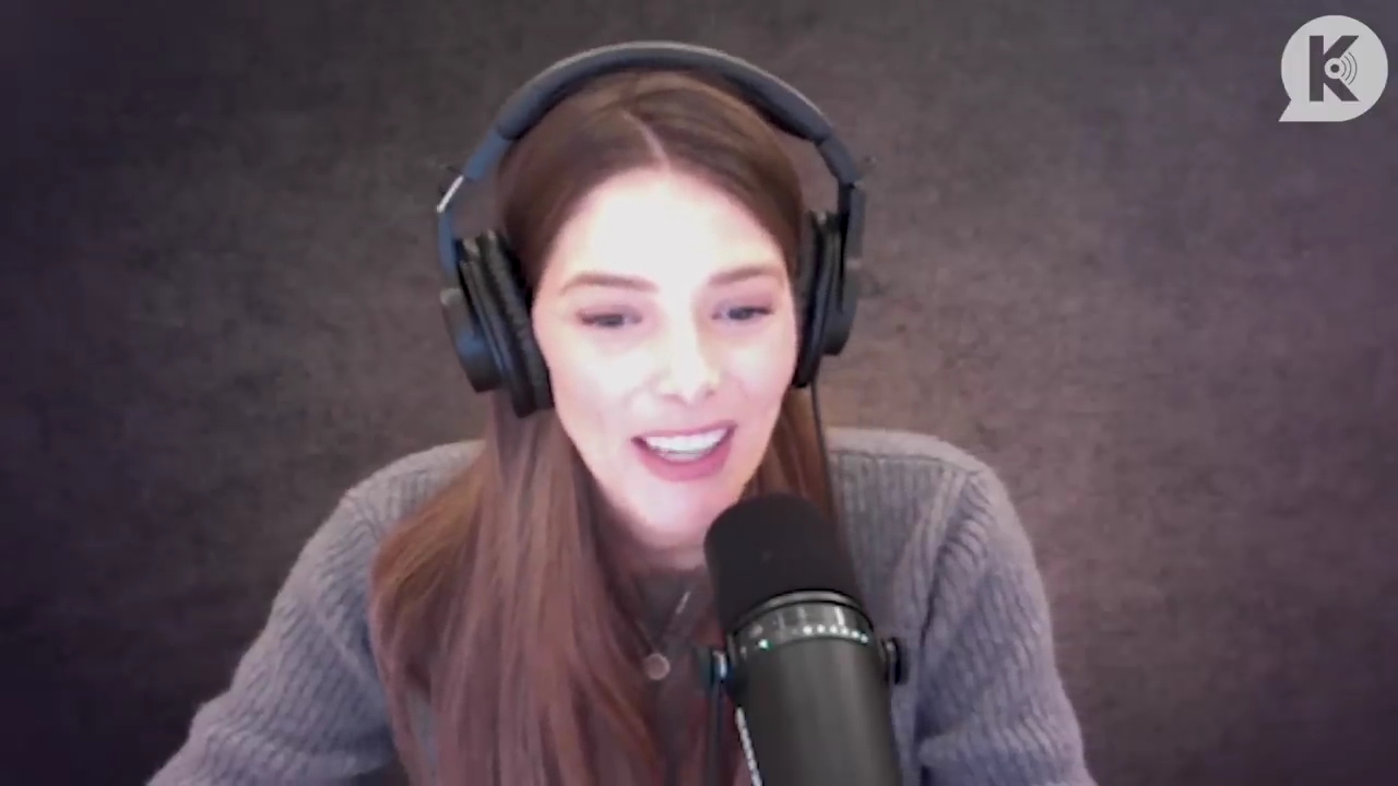 Ashley-Greene-dot-nl_TheTwilightEffect-PeterFacinelliLivestream4644.jpg
