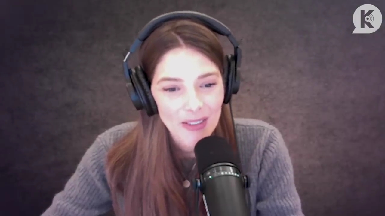 Ashley-Greene-dot-nl_TheTwilightEffect-PeterFacinelliLivestream4645.jpg