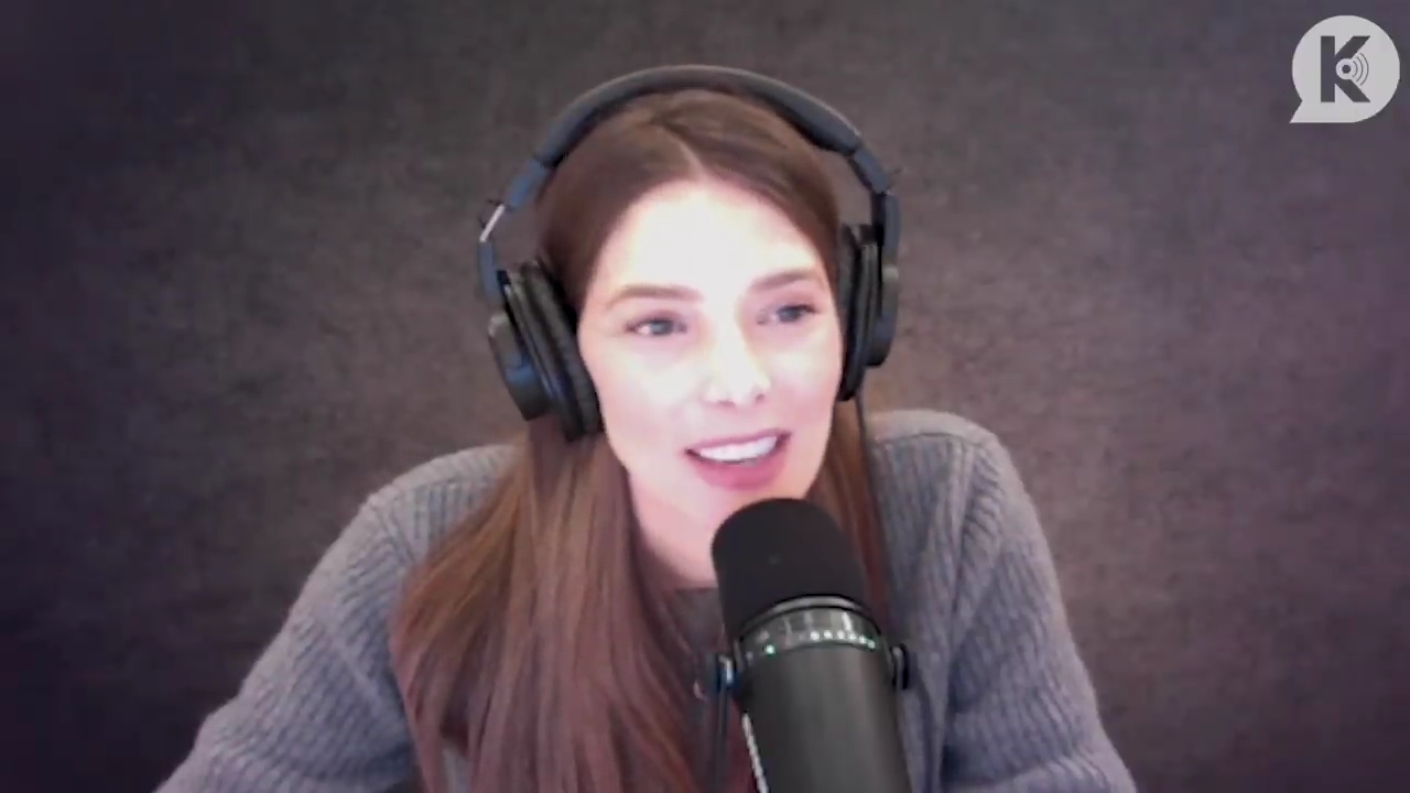 Ashley-Greene-dot-nl_TheTwilightEffect-PeterFacinelliLivestream4654.jpg