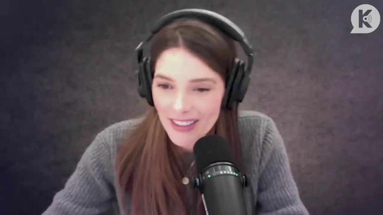 Ashley-Greene-dot-nl_TheTwilightEffect-PeterFacinelliLivestream4656.jpg