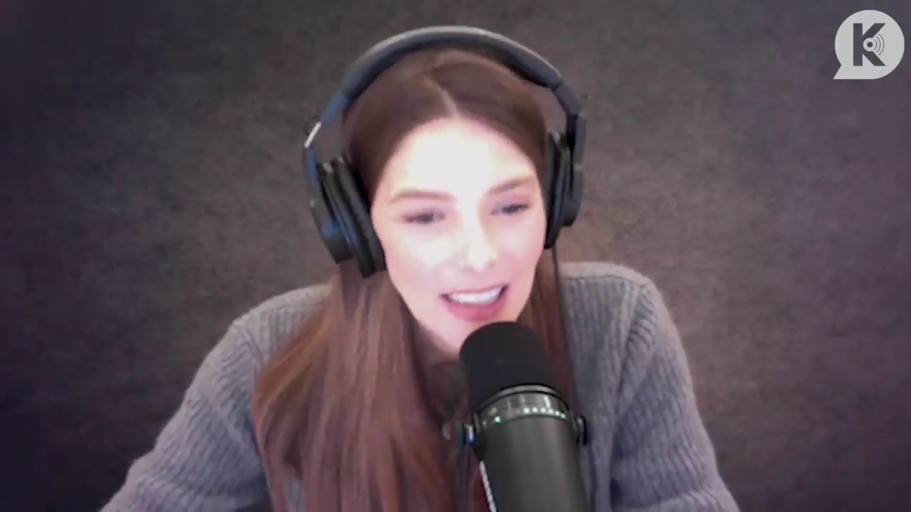 Ashley-Greene-dot-nl_TheTwilightEffect-PeterFacinelliLivestream4659.jpg