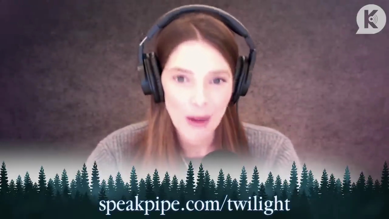 Ashley-Greene-dot-nl_TheTwilightEffect-PeterFacinelliLivestream4674.jpg